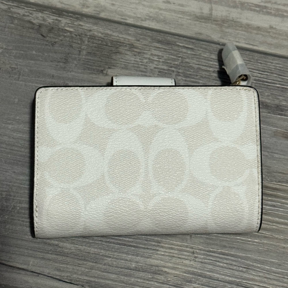 Coach Ivory Leather Wallet with Gold Accents NWOT - Picture 3 of 8